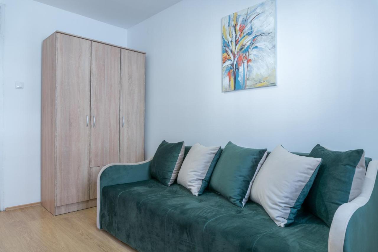 Gerardus Apartmani Vrsac Exteriör bild