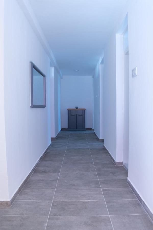 Gerardus Apartmani Vrsac Exteriör bild