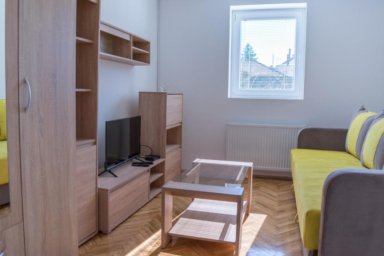 Gerardus Apartmani Vrsac Exteriör bild