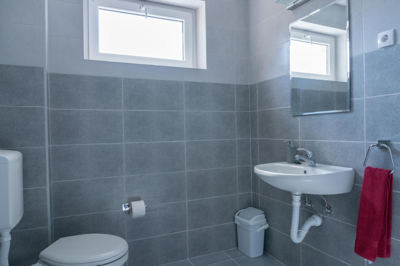 Gerardus Apartmani Vrsac Exteriör bild