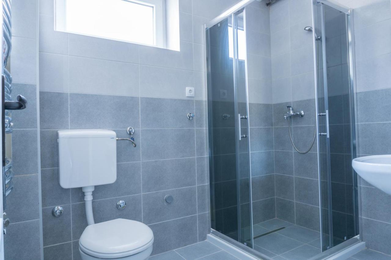Gerardus Apartmani Vrsac Exteriör bild